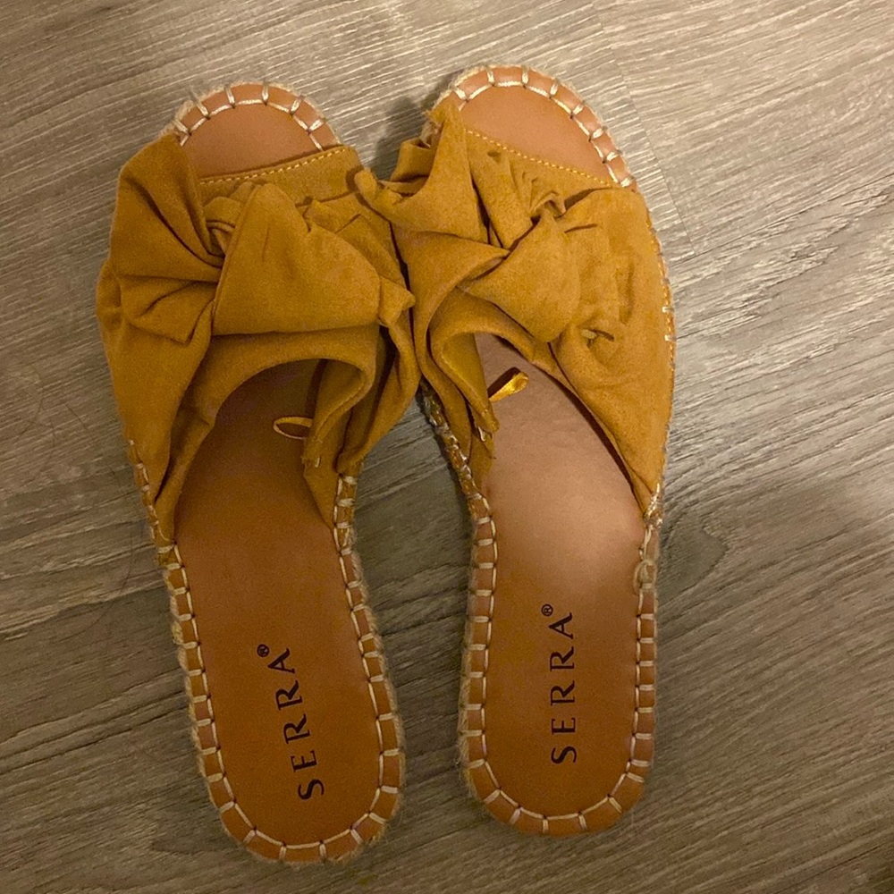 Serra sandals with knot/bow
